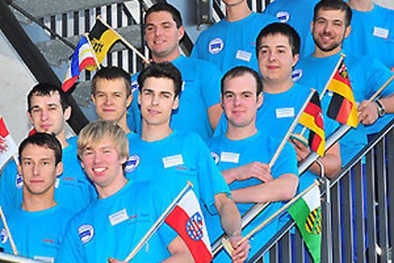 Die besten Kfz-Mechatroniker 2011 (Archiv: Vogel Business Media)