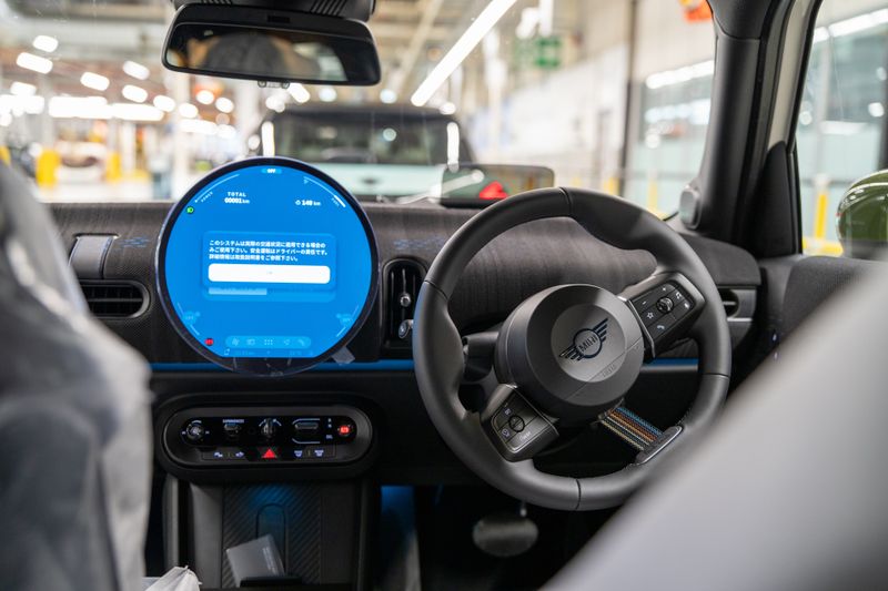 At the BMW plant in Oxford, self-driving cars are already connected to the plant's control system.(Source:  BMW)
