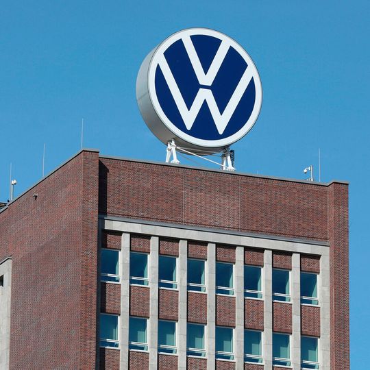 Neue Partner in Volkswagens Industrial Cloud sind nun unter anderem der Schweizer Elektro- und Automatisierungskonzern ABB sowie der Lackieranlagenhersteller Dürr.(Bild:  Volkswagen)