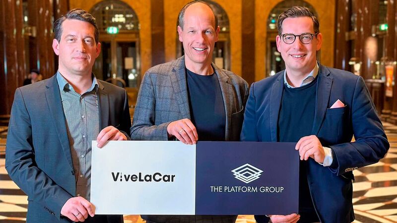 Timo Seeberger, CFO Vive La Car, Mathias R. Albert, CEO Vive La Car, und Dr. Dominik Benner CEO der Benner Holding, der Gesellschafterin von The Platform Group. 