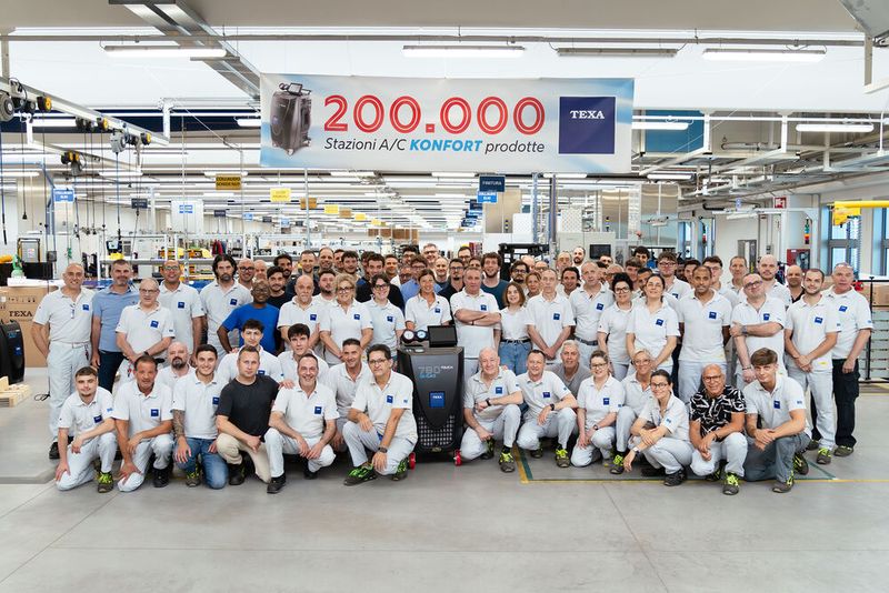 In 13 Jahren hat Texa von seinen Klimaservicegeräten der Serie „Konfort 700“ mehr als 200.000 Einheiten gefertigt.(Bild:  Texa)
