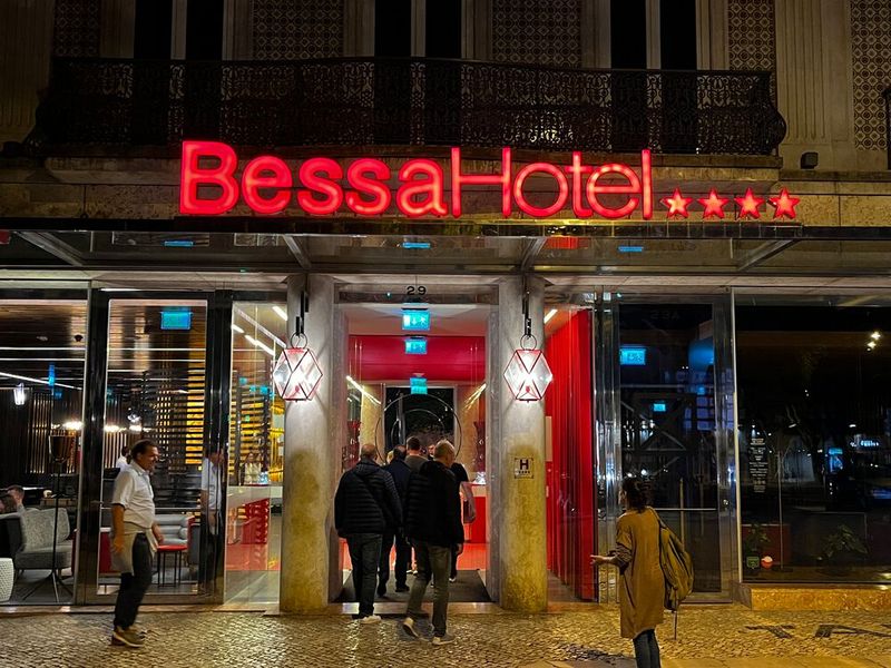 Endlich mal ein Hotelname, den ich mir super merken kann.  (Bild: Vogel IT-Medien GmbH)