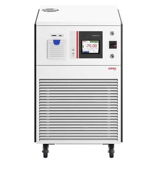 Abb.4: Die Presto-Prozessthermostate erlauben durch Einsatz natürlicher Kältemittel ein klimaschonendes Temperieren. (Bild: Julabo)