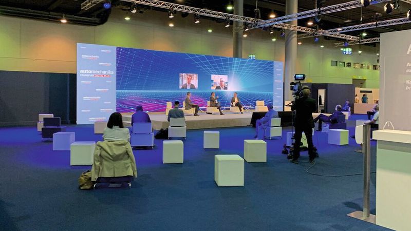 Die Automechanika Digital Plus bietet an drei Tagen in Halle 3 auf seiner Hauptbühne Podiumsdiskussionen und Vorträge. (Pfaff/»kfz-betrieb«)