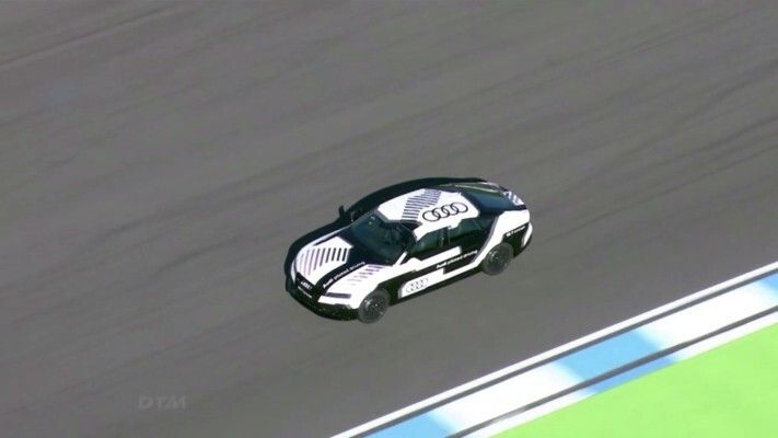 Der Audi RS 7 concept am Limit: fahrerlos rund um den Hockenheimring (Audi)