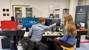 Mit dem Lightweaver-Mikroskop lässt sich ein zehnmal größeres Bildfeld erzielen als bisher möglich war. (Bild: Universität Bielefeld/Jana Haver)