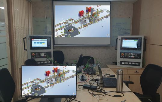 (Das Setup der virtuellen Inbetriebnahme bei Wipro Pari. Bild: Siemens Digital Industries Software)