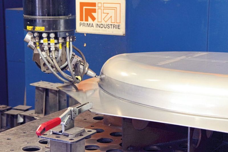 Alleinstellung: 3D-Laserschneiden sorgt für eine Vielzahl an Aufträgen aus der Industrie, der Möbel-, der Bau- und der Gartenbaubranche  (SMM Konrad Mücke)