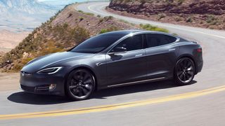 Bei vielen Tesla-Modellen gibt es offenbar Speicherdefekte. (Bild: Tesla)