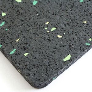 Durch die farbliche Markierung von Antirutschmatten können der Verwender und auch der Kontrolleur sicher sein, dass ein geprüftes Qualitätsprodukt vorliegt. Die farbliche Kennzeichnung sollte dann auch in Prüfberichten und Produktzertifikaten erwähnt sein. Bild: BSW