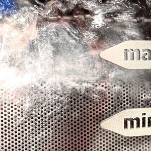 Im Nassabscheider wird das reaktive Metallpulver verwirbelt und gezielt unschädlich gemacht.(Bild:  Ruwac Industriesauger)