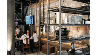 Das soll ein Messestand sein? – Die eMDe Blechfabrik AG hat sich auf der Swisstech ganz geschickt von der Masse an Kleinständen abgehoben: Ein kleiner Konventionsbruch mit grosser Wirkung. (Bild: L. Meister)