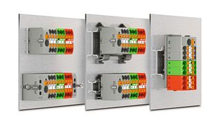 Bild 3: Die PTFIX-Blöcke lassen sich auf Oberflächen verschrauben und verkleben sowie auf alle gängigen Tragschienen in unterschiedlichen Ausrichtungen aufrasten. (Bild: Phoenix Contact)