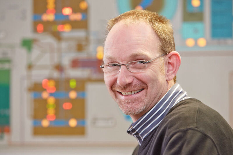 Projektleiter Axel Kruse von SAB Steuerungs- und Anlagenbau: „Selbst wenn das Unternehmen AEG nicht mehr besteht, können die entsprechenden Anlagen durch eine gezielte Modernisierung zuverlässig weiter laufen. (Phoenix Contact)