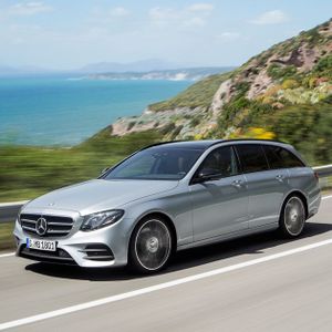 Das T-Modell der Mercedes-Benz E-Klasse ist ab sofort bestellbar.