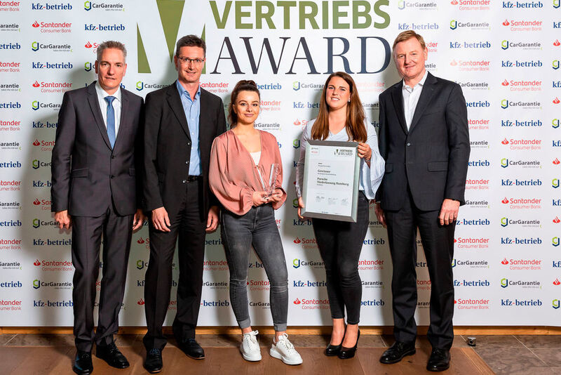 Sieg in der Kategorie Kundenbindung: Die Porsche-Niederlassung Hamburg gehört zu den Top-Betrieben des Vertriebs Awards 2019. (Stefan Bausewein)