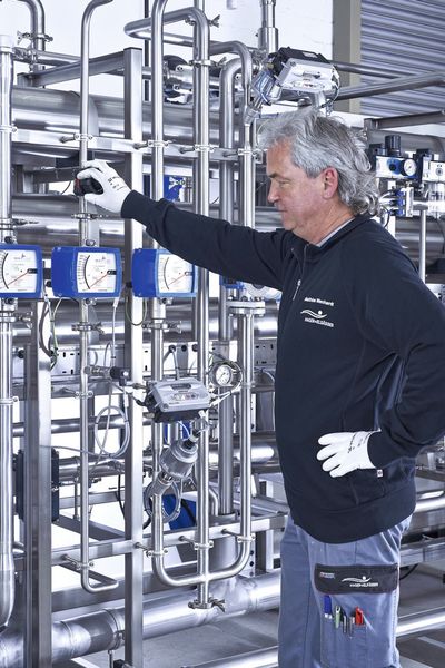 Mithilfe der Einstellarmatur werden Durchflüsse und Drücke an der Rocedis justiert. (Bild: Hager + Elsässer)