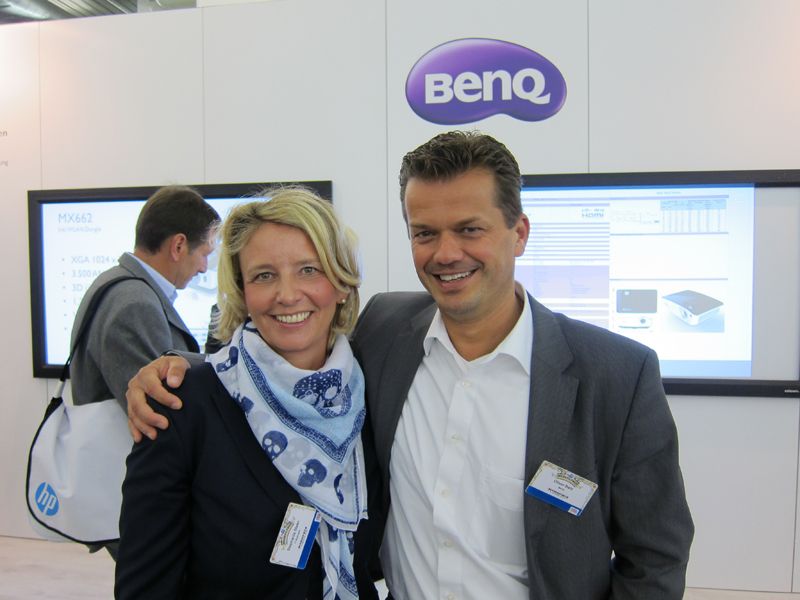 Stephanie Steen, IT-BUSINESS, mit Oliver Barz, Benq (IT-BUSINESS)