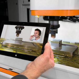 Die rConnect-Plattform von GF Machining Solutions ermöglicht es Herstellern, ihre Produktivität zu steigern. Die Benutzeroberfläche Customer Cockpit von rConnect verbindet die Anwender über einen PC oder ein mobiles Gerät jederzeit und von jedem Standort aus mit ihren Produktionsanlagen. 