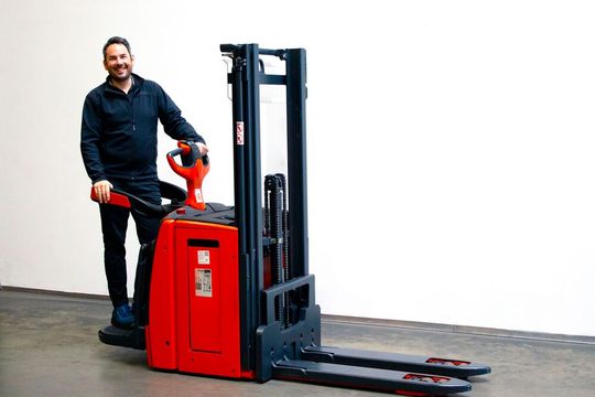 Das Besondere am Onlinekurs für das Arbeiten mit Mitgänger-Flurförderzeugen von Gruma ist die zeitliche und räumliche Flexibilität bei der Teilnahme.(Bild:  Gruma)