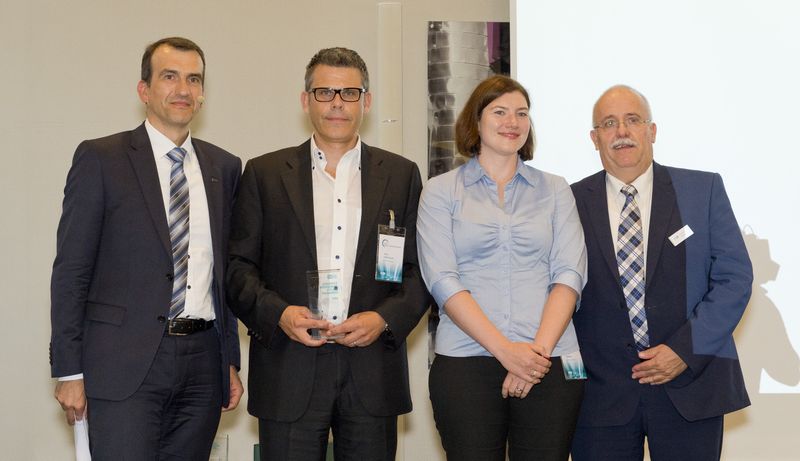 Der Channel Champion South Germany Award ging an Makro Factory: (v. l.) Stefan Thiel (Eset), Arno Oberhauser und Olivia Kallweit (beide Makro Factory) und Herbert Müller (Eset) (Eset)