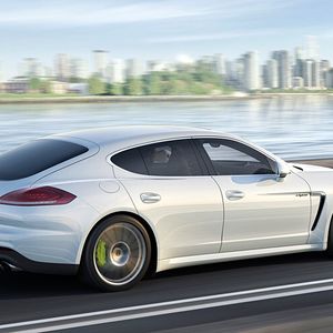 (Porsche)