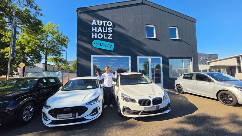 Jan Holz, Geschäftsführer des Landauer Autohauses Holz, hat das Outlet-Konzept selbst entwickelt.(Bild:  Mauritz – VCG)