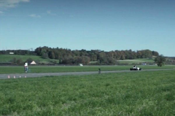 Weltrekordversuch: der erste von zwei aufeinanderfolgenden Läufen (Bild: AMZ Racing)