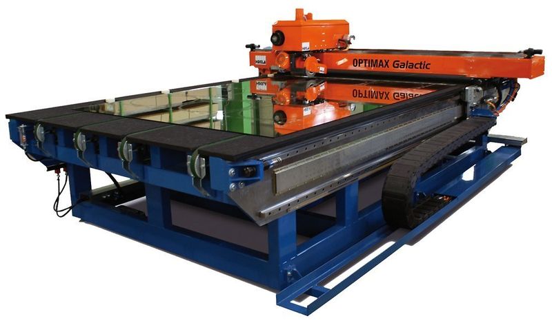 Bild 2:        Die Flachglas-Schneideanlage Optimax von Hegla nutzt die intelligen-ten Feldbusmodule, um die kundenabhängige Ausstattung (mit oder ohne Schleifwerkzeug und Absaugung) zu steuern. Die Steuerungssoftware bleibt immer die gleiche. (Archiv: Vogel Business Media)