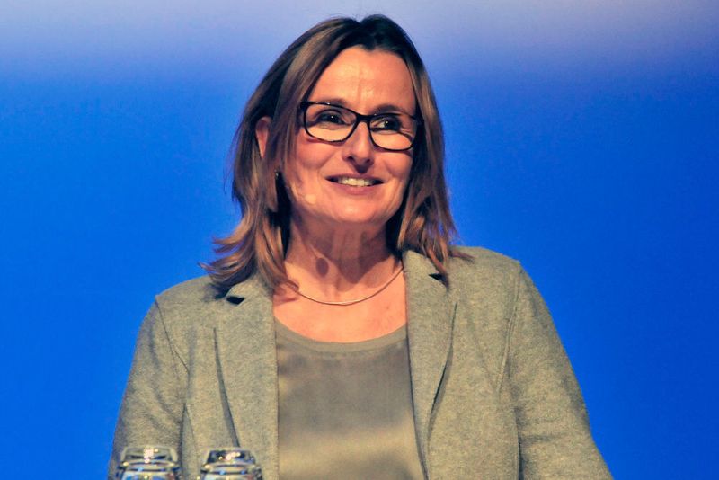 Katrin Schütz, Staatssekretärin im baden-württembergischen Wirtschaftsministerium, dass das Wirtschaftsministerium eine Berufung gegen das Stuttgarter Verwaltungsgerichtsurteil, das Fahrverbote befürwortet, lieber gesehen hätte als die Sprungrevision, „aber in einer Koalition sind Kompromisse notwendig.“ (Zietz/»kfz-betrieb«)