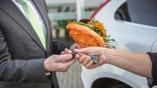 Autohändler können zumindest noch in diesem Jahr die Sachmängelhaftung bei Gebrauchtwagen auf ein Jahr reduzieren. (Bild: Promotor)