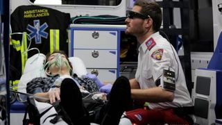 Ebenfalls unterstützt werden Rettungssanitäter. Dabei klingt sich der Experte über einen Webbrowser ein.  (Bild: AMA)