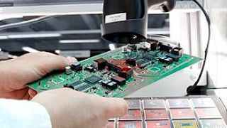 Limtronik fertigt nach Industrie 4.0-Maßtstäben und forciert so eine individualisierte und automatisierte Produktion. (Bild: Limtronik)