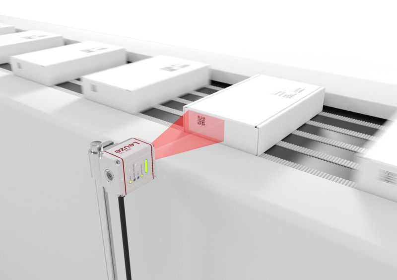 Der Codeleser DCR 100i kann mit seinem grossen Sichtfeld mehrere Barcodes und 2D-Codes zugleich lesen. Sein Imager ist für die vertikale Montage optimiert und bietet ein breites horizontales Sichtfeld sowie optimierte Leseraten. (Bild: Leuze)