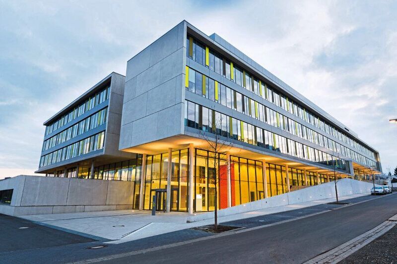 Chemiecampus in Gießen: Hier soll das Chemiestudium in Zukunft auch Aspekte der Nachhaltigkeit beeinhalten. (JLU/Rolf K. Wegst)