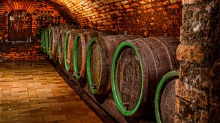 Neuer Wein in alten Fässern? Auch im Storage-Bereich werden Produkte als „innovativ“ angepriesen, deren zugrundeliegende Technologien so neu gar nicht sind. (Bild: gemeinfrei)