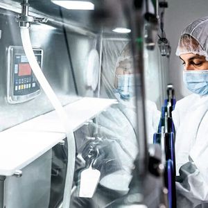 Mehr als Pillen und Pülverchen: Die Pharma-Branche hat die Digitalisierung als Wirkstoff entdeckt. (Bild: Ever Pharma)