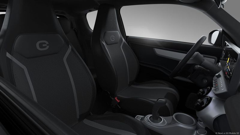 Deutlich schicker als das Basismodell präsentiert sich die neue E-Go-Variante im Innenraum mit der Big-Screen-Lösung. (Bild: E-Go Mobile)
