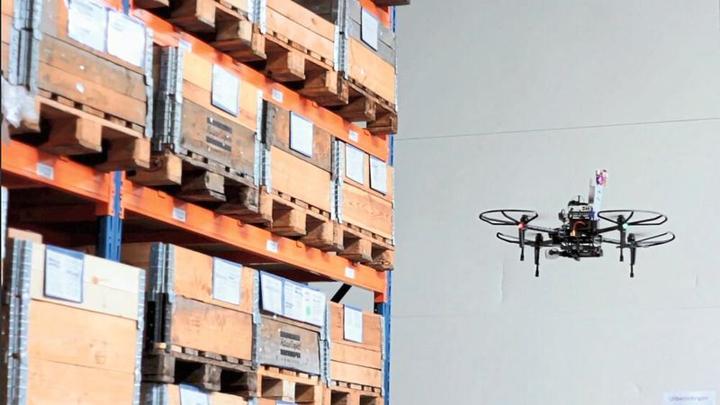 Ein Beispiel für Industrie 4.0 in der Logistik, das auf der Anwenderkonferenz gezeigt wurde: Eine Drohne nimmt im Lager den genauen Bestand auf. Die Daten werden bis an das übergeordnete ERP-System gesendet. (Epicor)