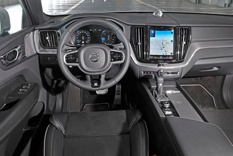 Das Interieur in schwarzer Ausführung wirkt völlig anders. (Meinelt)