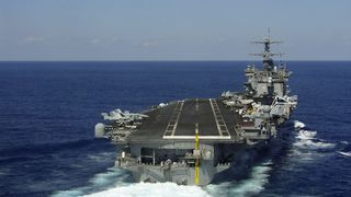 Durch die rauen Umgebungsbedingungen an Bord eines Schiffes müssen empfindliche Elektronikkomponenten besonders geschützt werden Bild: npologuy  Fotolia.com (Archiv: Vogel Business Media)