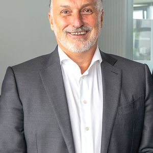 Ulrich Humbaur teilt sich beim Hersteller von Anhängern und Kofferaufbauten die Führung der Humbaur GmbH künftig mit ...(Bild:  Humbaur)