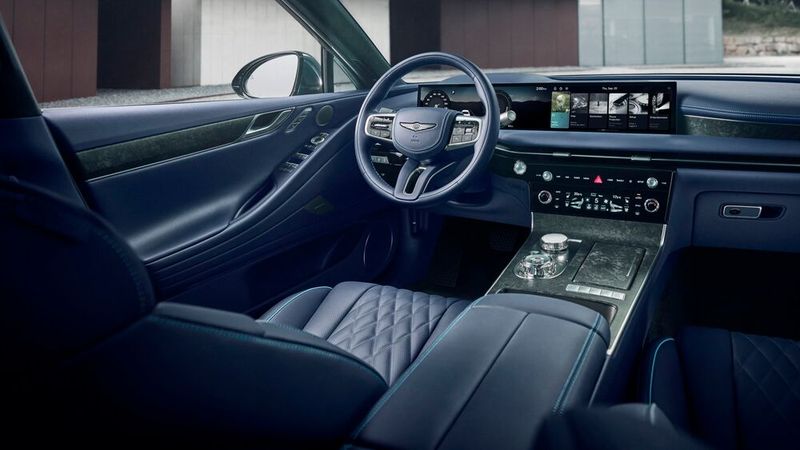 Aus bisher zwei Displayzonen ist nun ein XL-Display geworden. (Bild: Genesis)