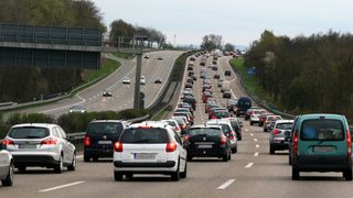 Lindner will die Nutzung von E-Fuels geringer besteuern als die von Benzin oder Diesel. (Bild: ACE)