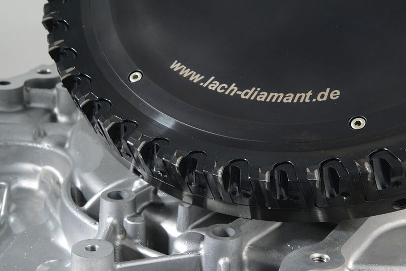 Lach Diamant zeigt auf der EMO 2013 das CFM-Kasettensystem für das HSC-Fräsen mit PKD bis zu einem Durchmesser von 400 mm. (Bild: Lach Diamant)
