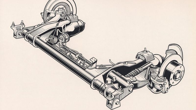 Auch der BX GTi ist mit der bekannten hydropneumatischen Federung ausgestattet, im Vergleich zu anderen Versionen der Baureihe wurde sie straffer abgestimmt, um seinen sportlichen Charakter zu unterstreichen. Dennoch: Im Gegensatz zu etlichen Mitbewerber bot und bietet der BX GTi deutlich mehr Komfort. Man beachte die extrem platzsparende Bauweise der Hinterachse. (Bild: Citroën / Slg. Immo Mikloweit)