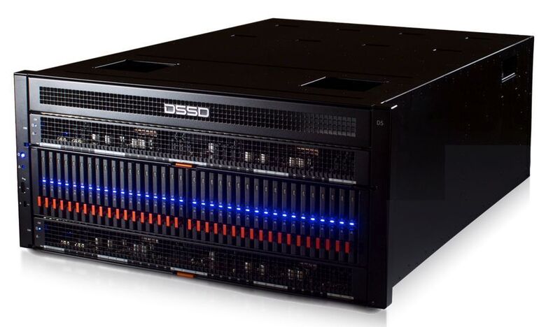 Bislang einzigartig beim D5 DSSD: der Flash-Speicher ist nicht mehr in Blöcken organisiert, sondern jede einzelne Zelle ist adressierbar. Die Latenzzeiten liegen unter 100 µs. (Dell EMC)