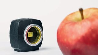 Die neuen, ultrakompakten Multispektralkameras basieren auf Mikrooptik. (Fraunhofer IOF)