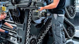 Das Statistische Bundesamt (Destatis) hat sich mal angeschaut, was die wirtschaftliche Lage so macht. Demnach war der Februar nicht so prickelnd, wie erwartet. Immerhin können sich der allgemeine Fahrzeugbau und die Autoindstrie über ein Auftragsplus freuen ... (Bild: B. Ullerstein)