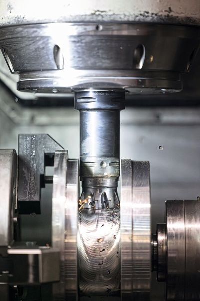 High-feed milling cutter in engagement and when reaching the maximum radial cutting depth. (Image:Walter)